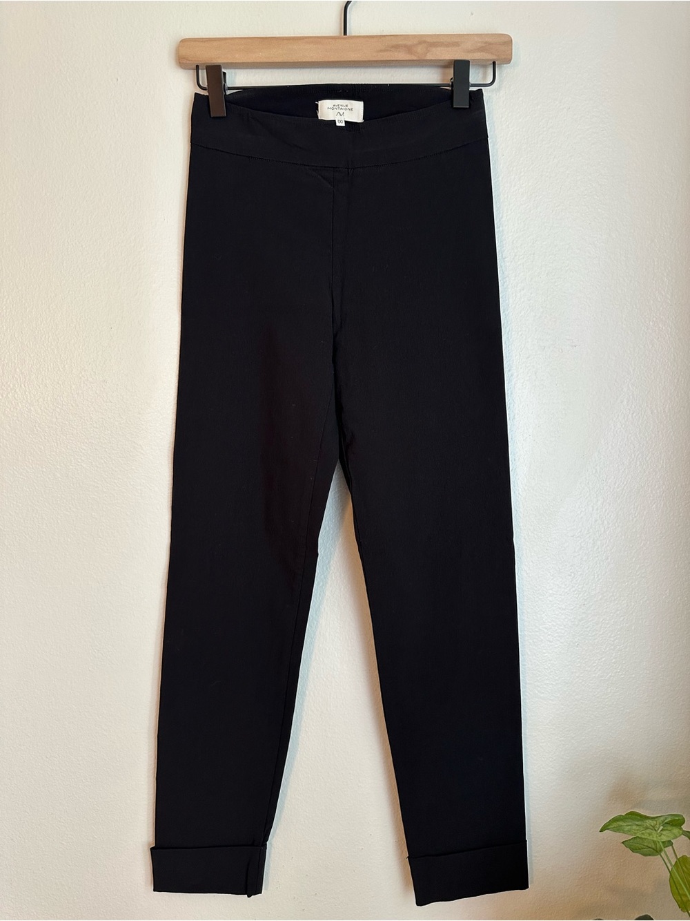 Avenue Montaigne Black Stretch Ponte Ankle Pants